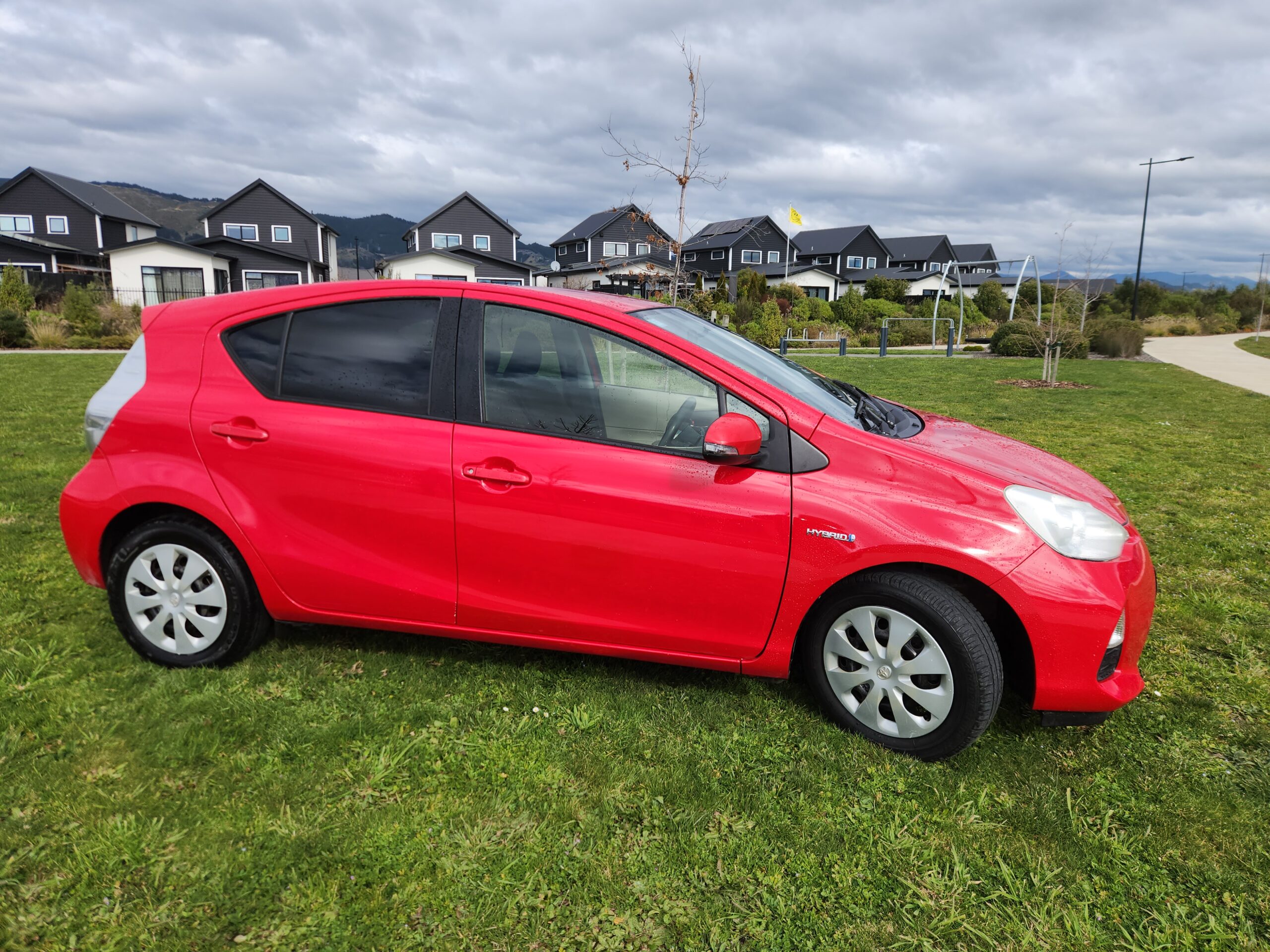 Vehicle photograph 2