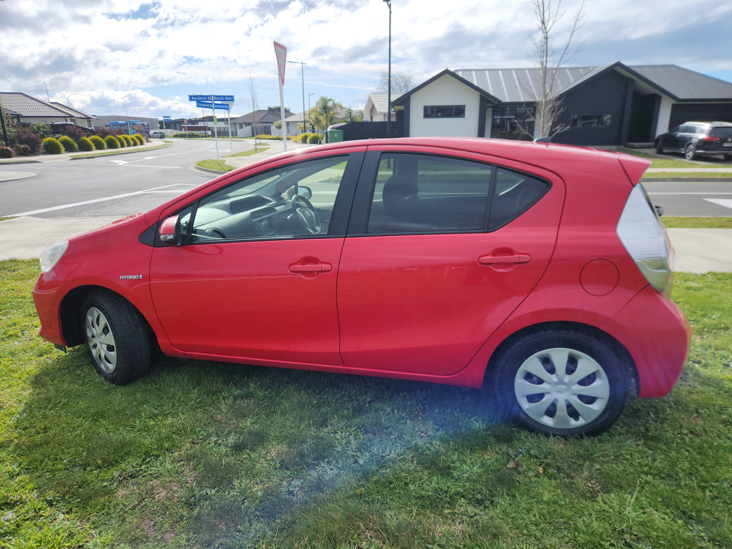 Vehicle photograph 3