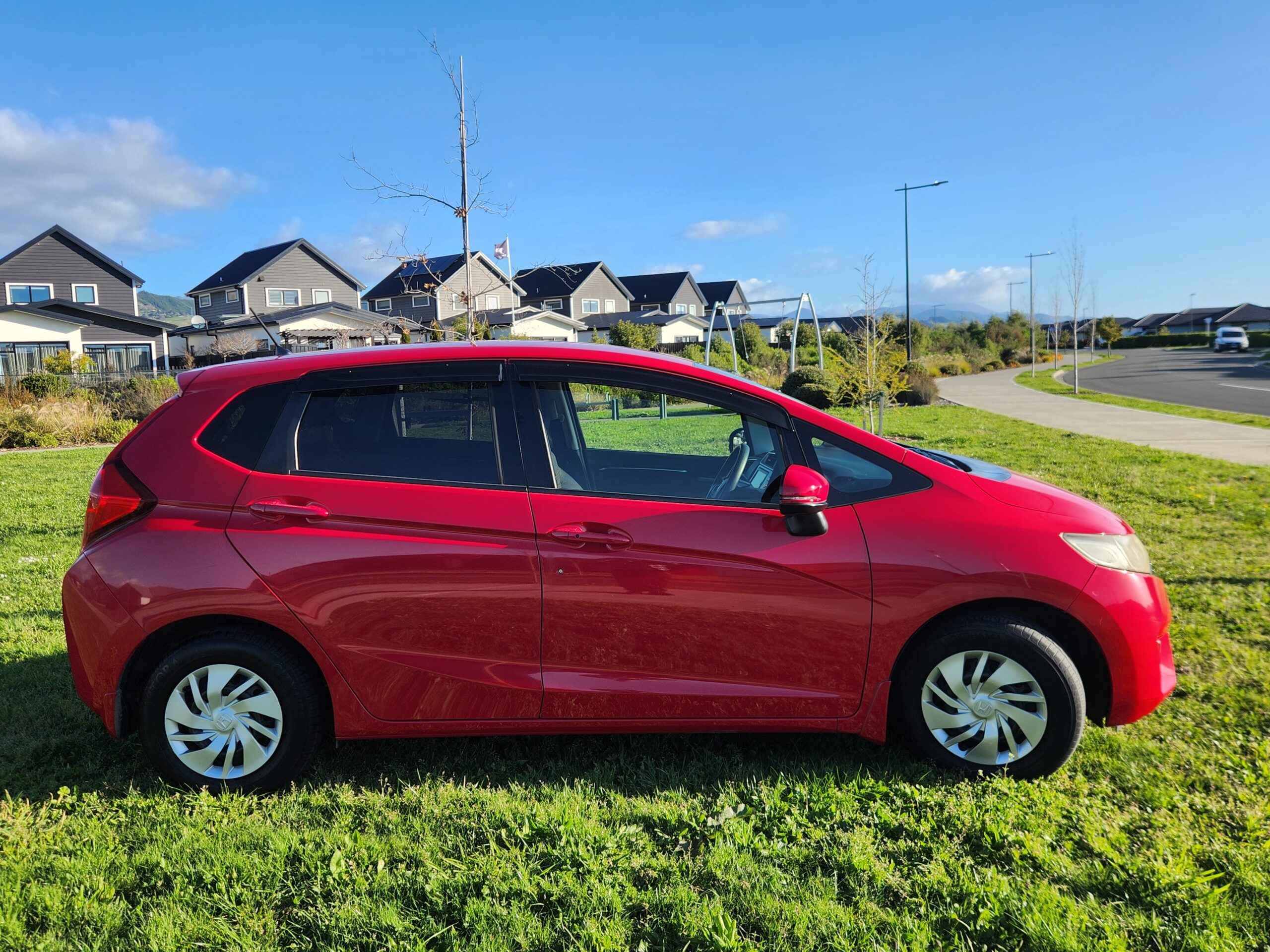 Vehicle photograph 3