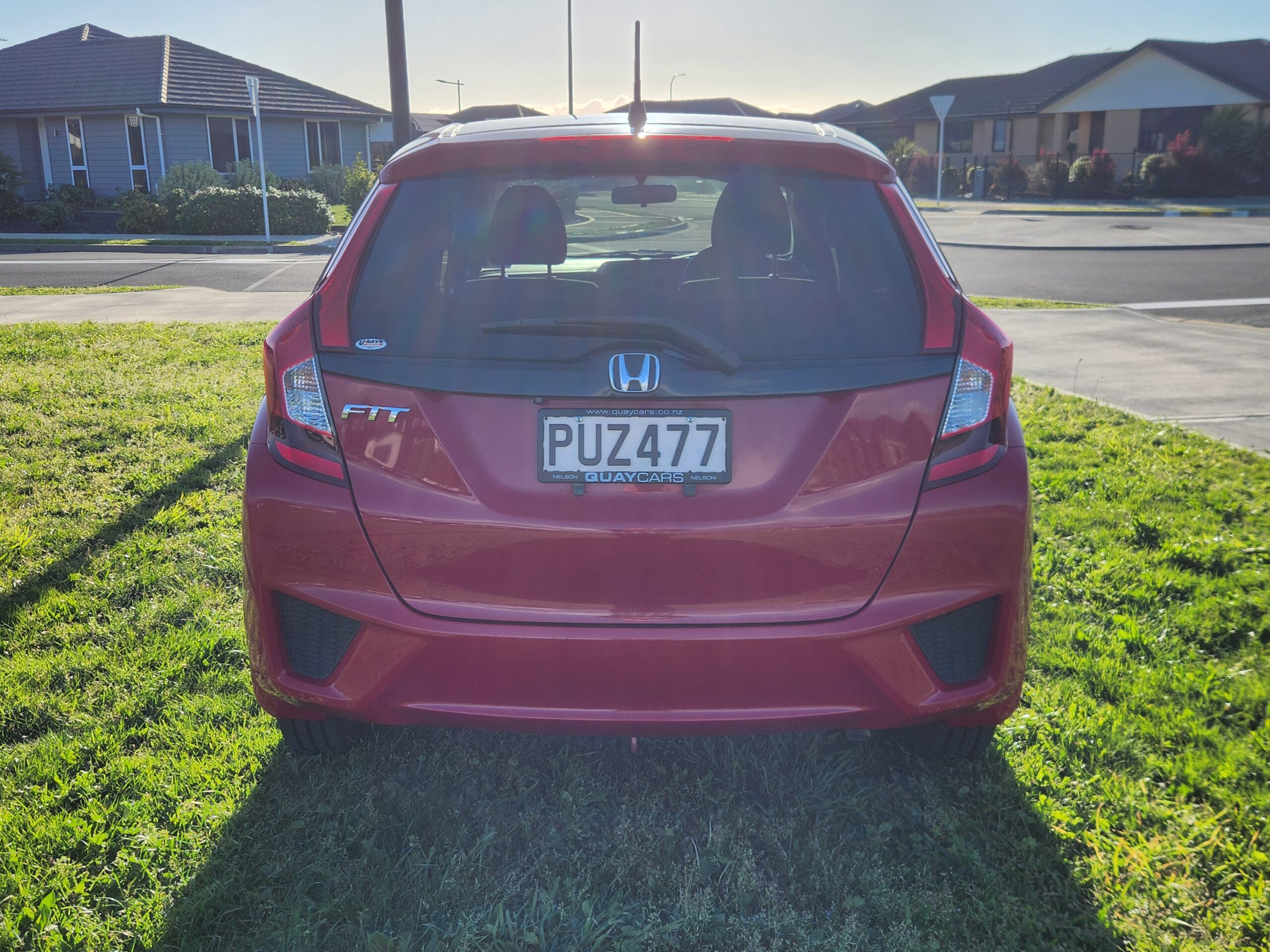 Vehicle photograph 4