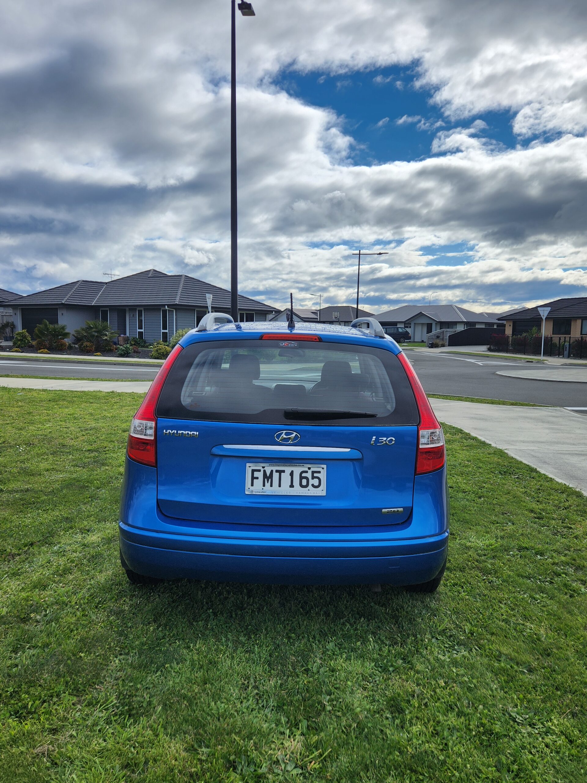 Vehicle photograph 4