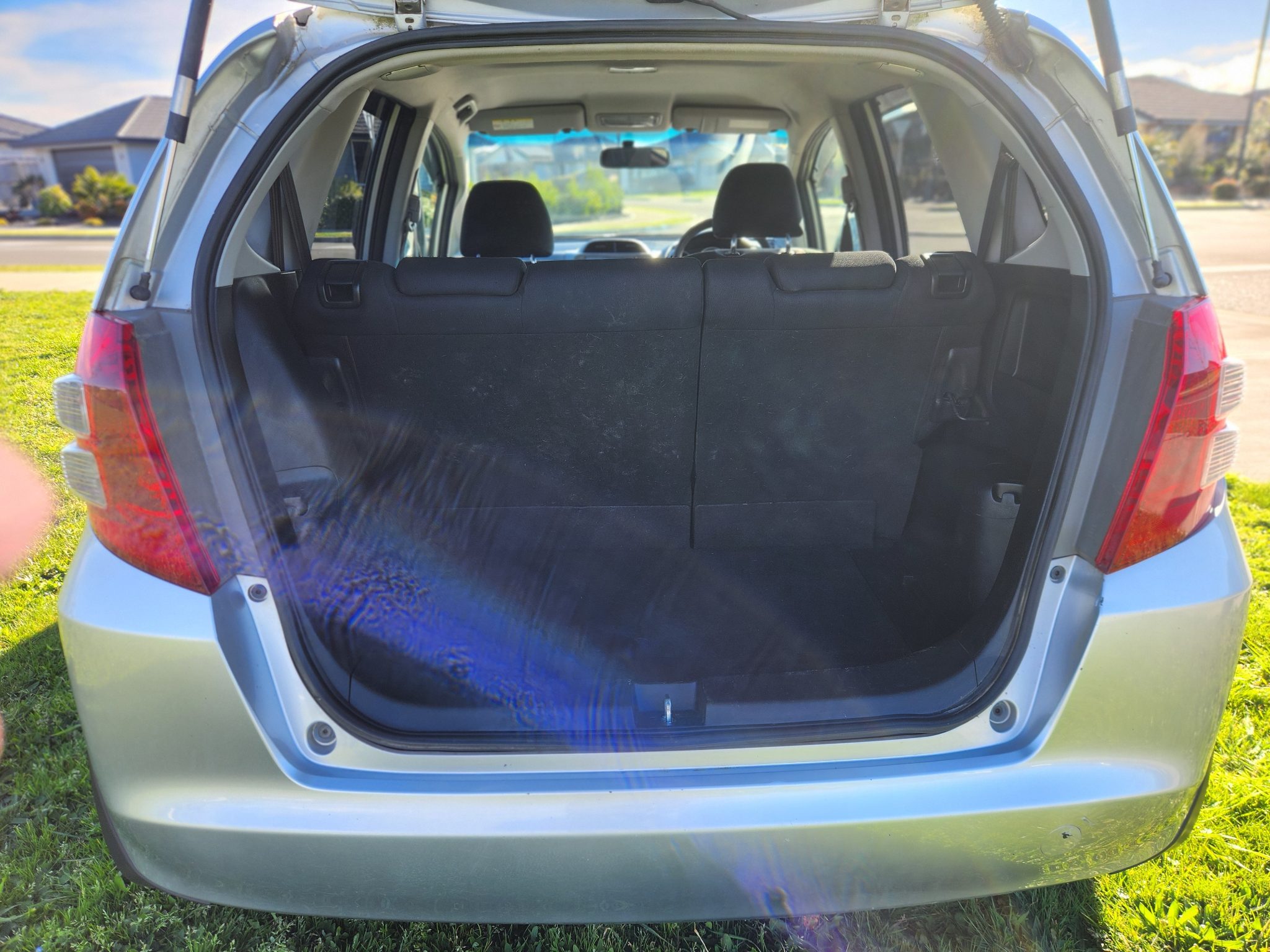 Vehicle photograph 5