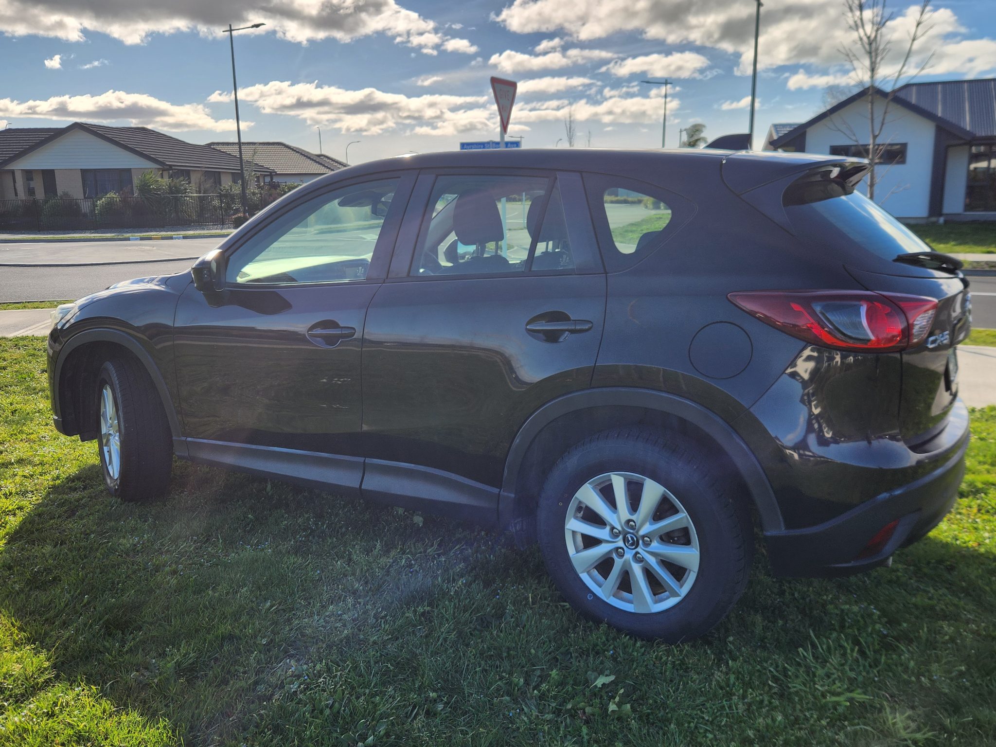 Vehicle photograph 3