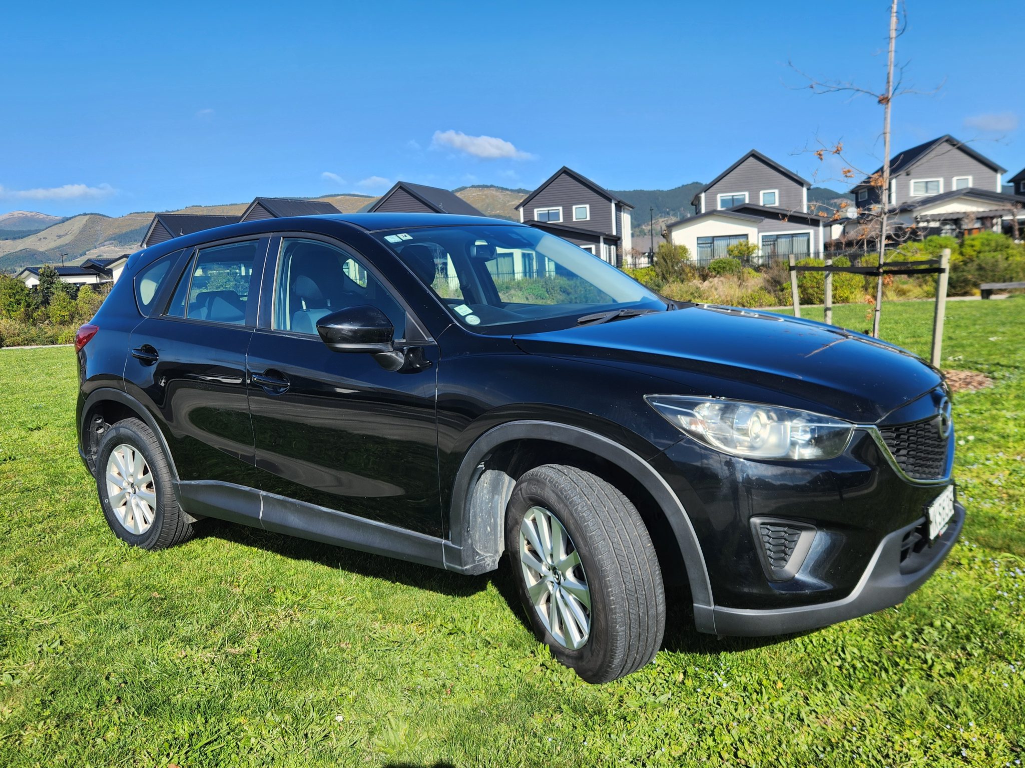 Vehicle photograph 2