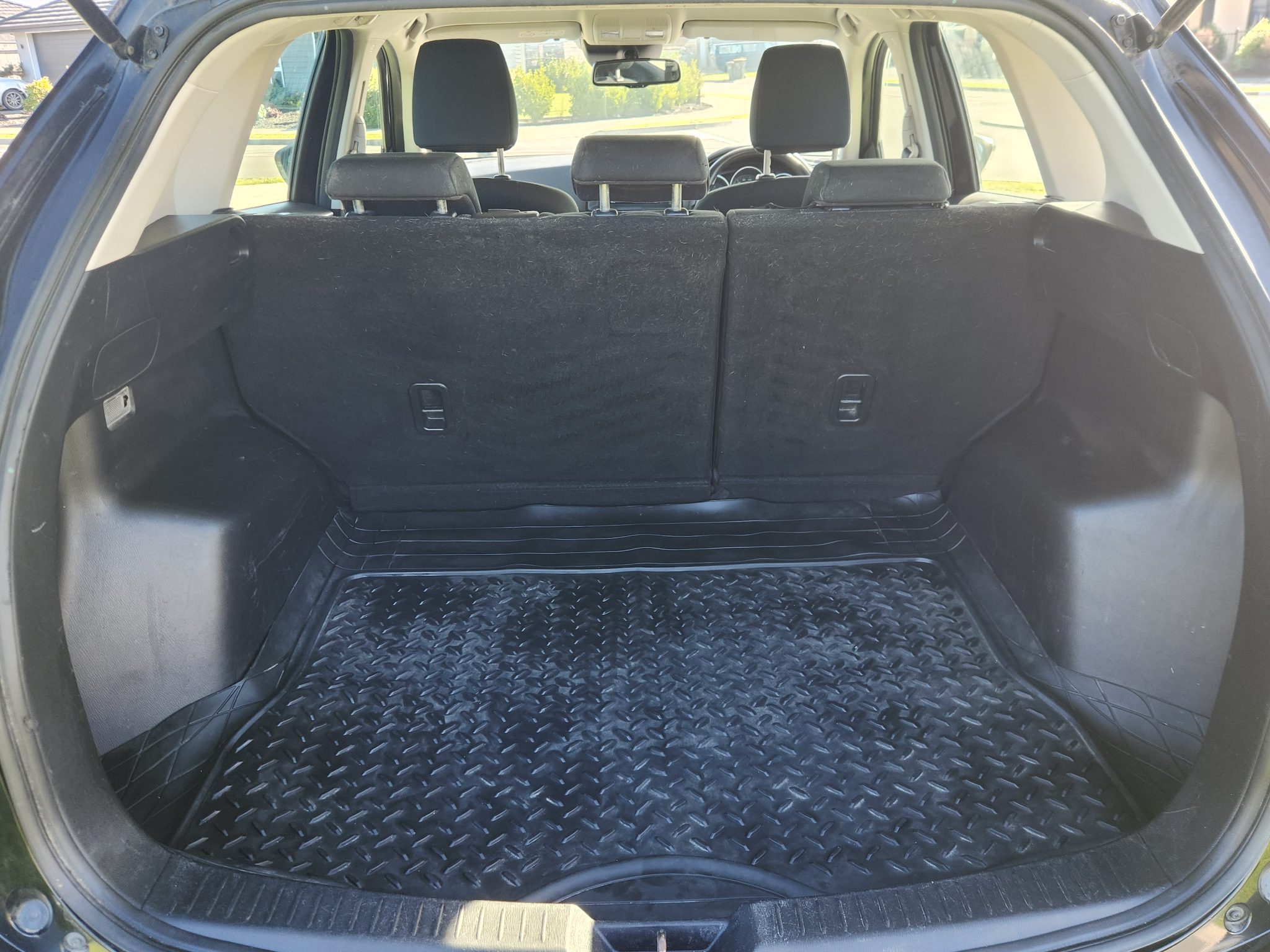 Vehicle photograph 7