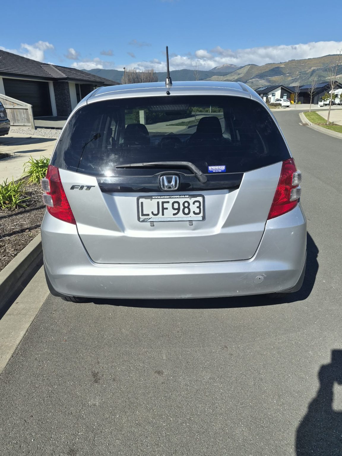 Vehicle photograph 4