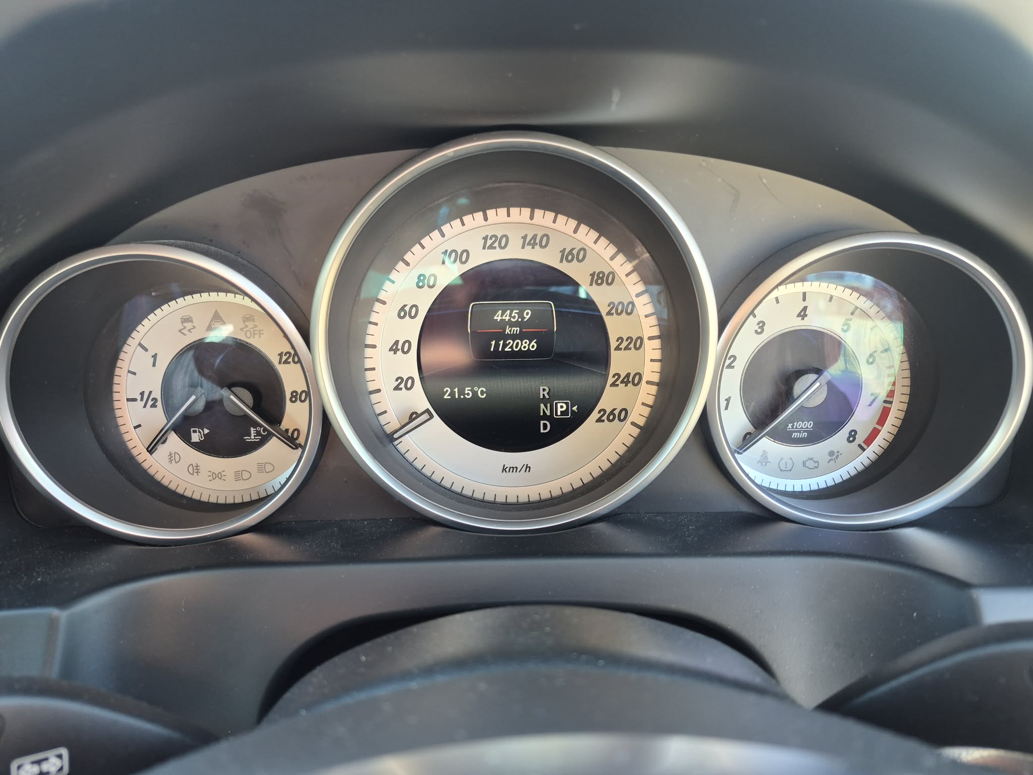 Vehicle photograph 6