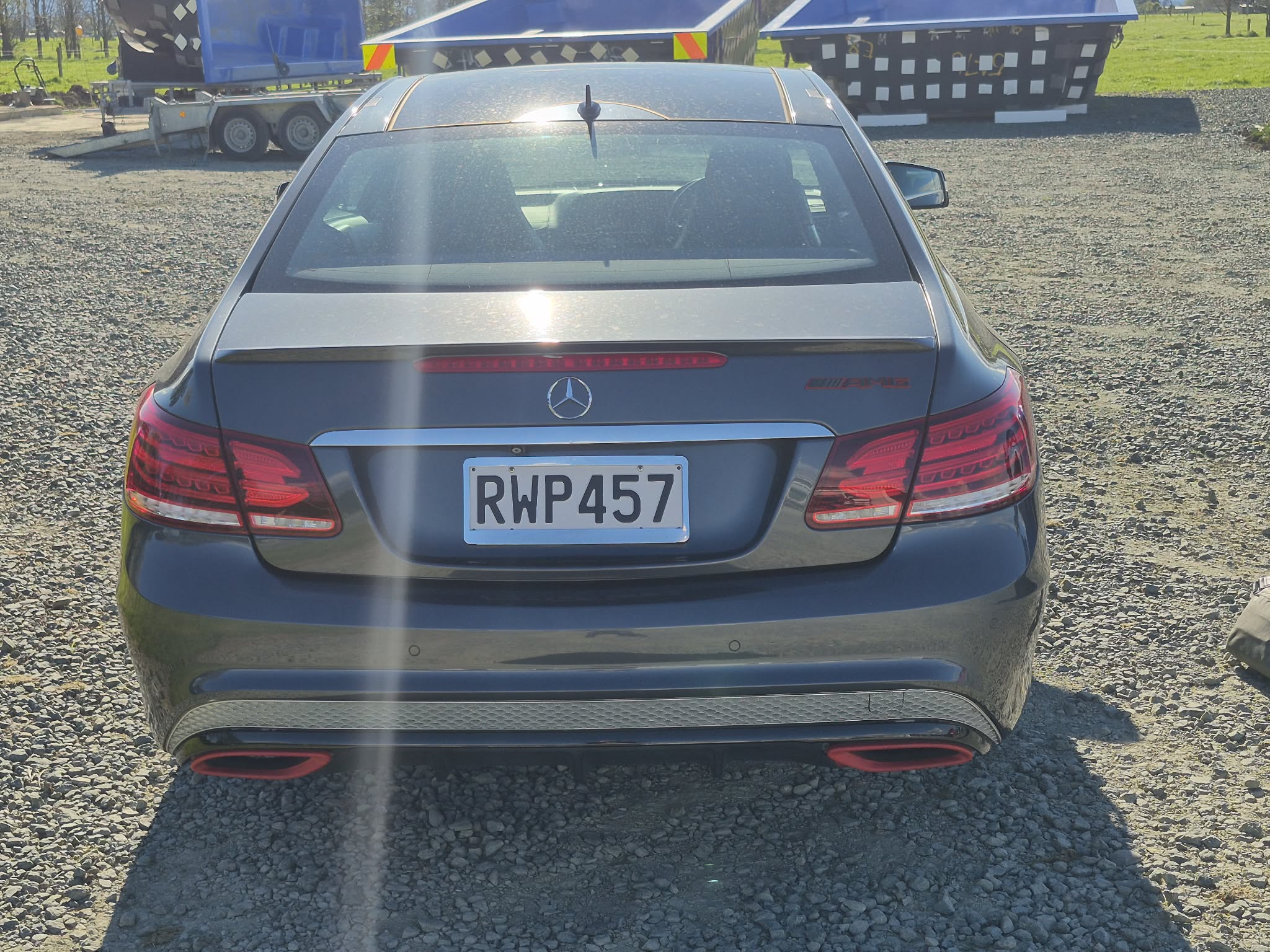Vehicle photograph 4