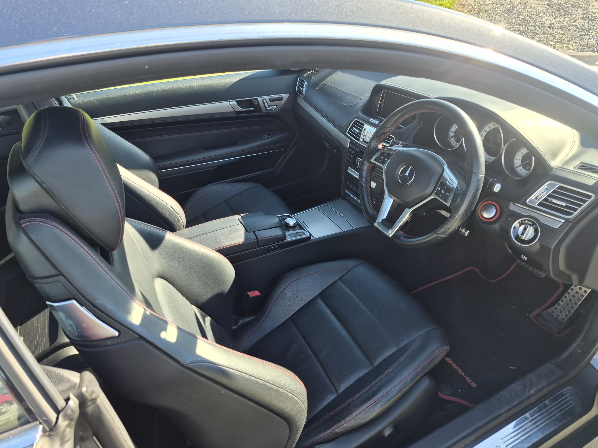 Vehicle photograph 5