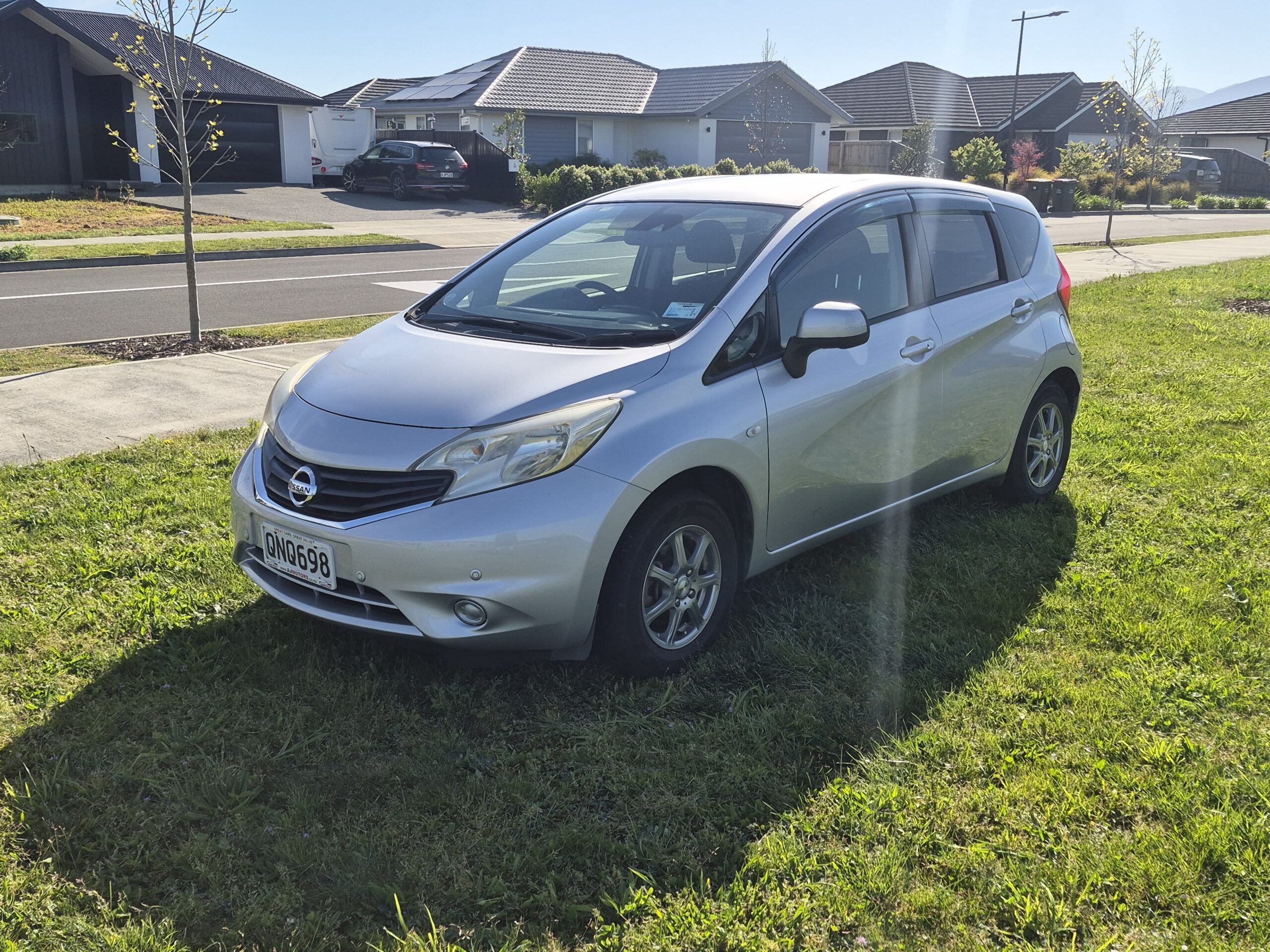 Vehicle photograph 2