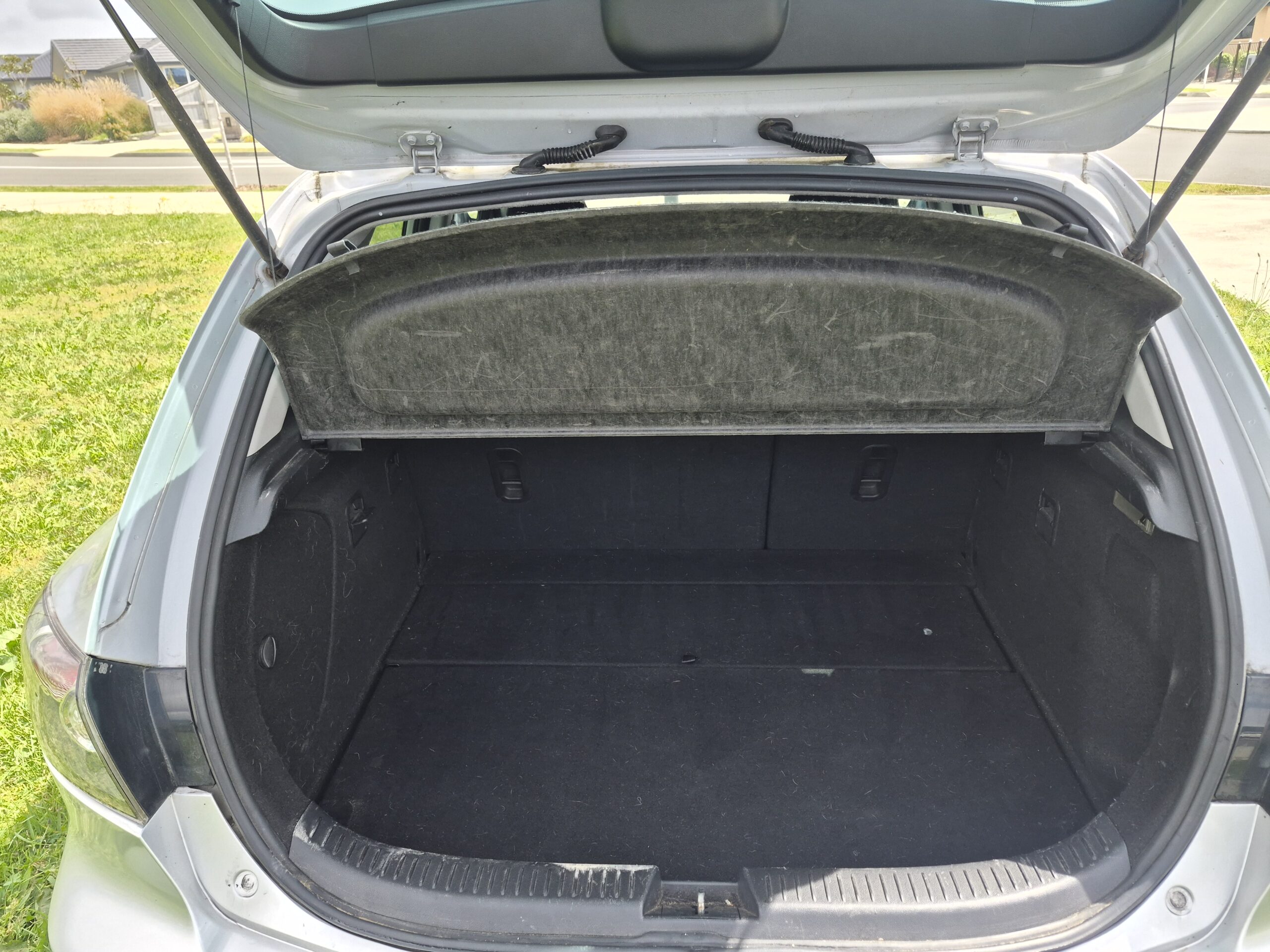 Vehicle photograph 5