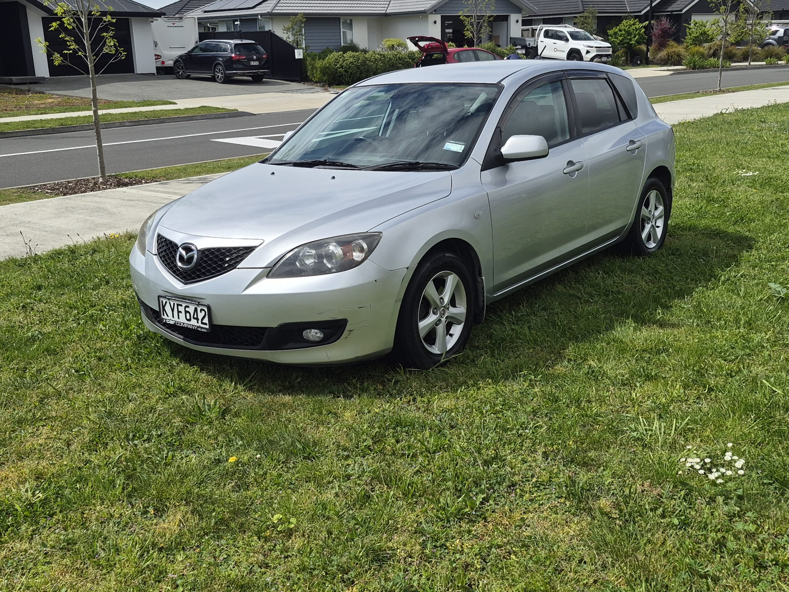 Vehicle photograph 2