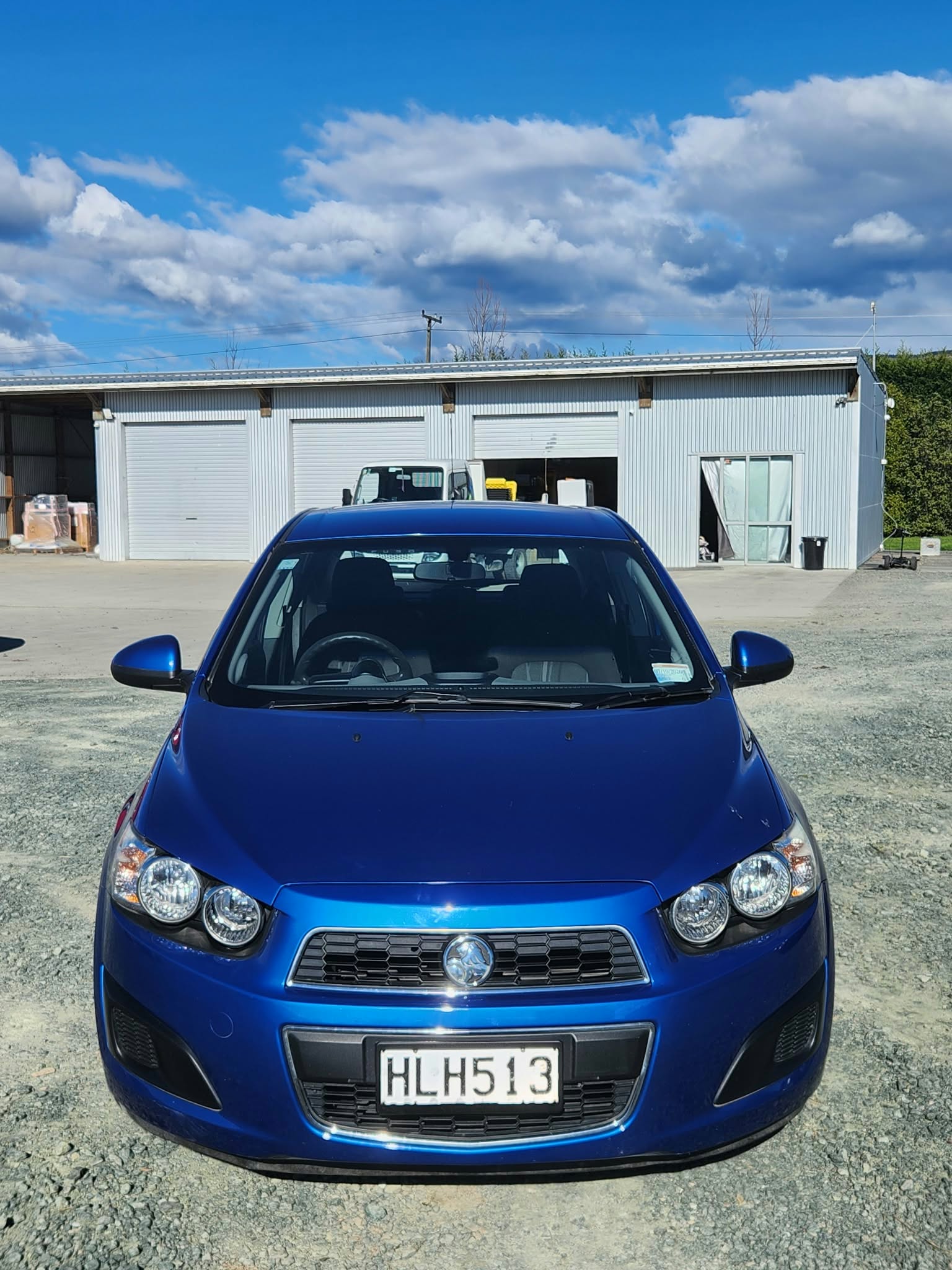 Vehicle photograph 2